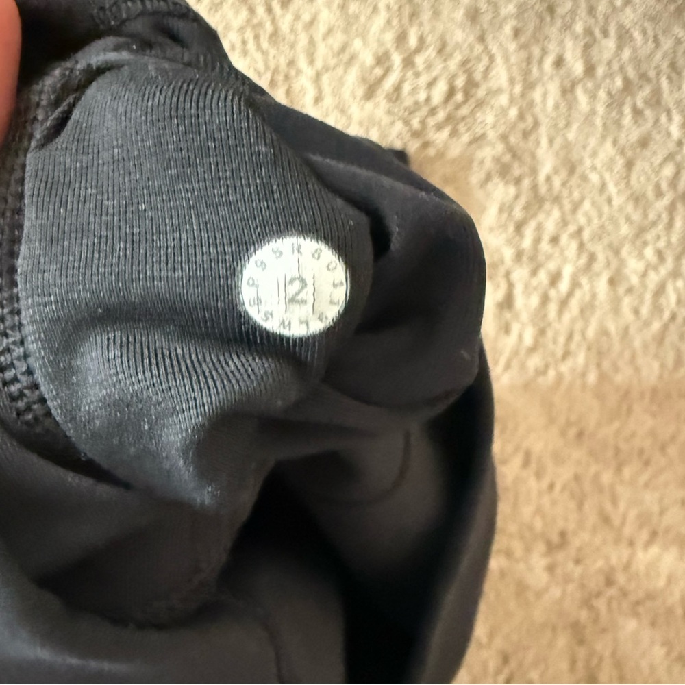 Lululemon x SoulCycle High-Rise Sport Tight – Size 2 - Excellent like new - Picture 4 of 4